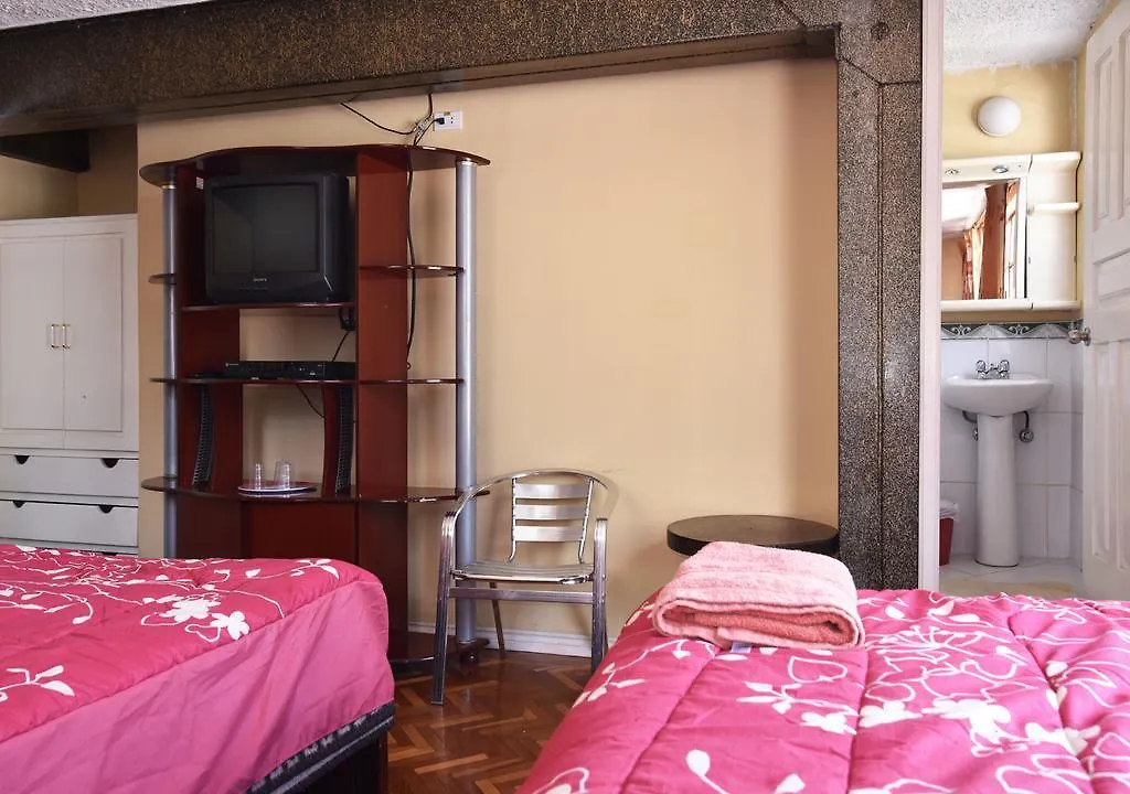 Hostal Noches De קיטו מלון