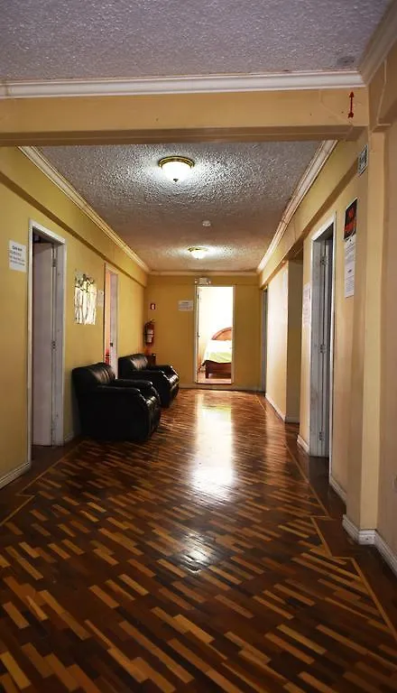 Hostal Noches De קיטו
