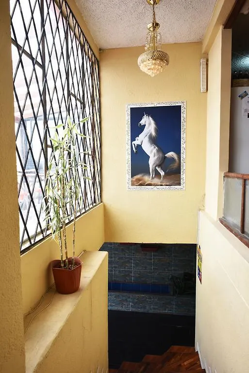 Hostal Noches De קיטו